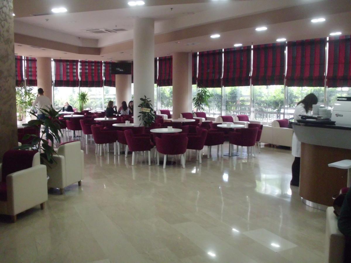 Hotel Terminal Tirana Exterior photo