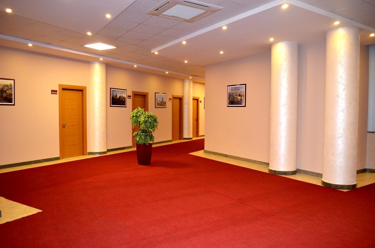 Hotel Terminal Tirana Exterior photo